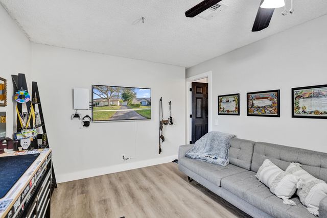 7826 NW 60th Street, Tamarac, FL 33321