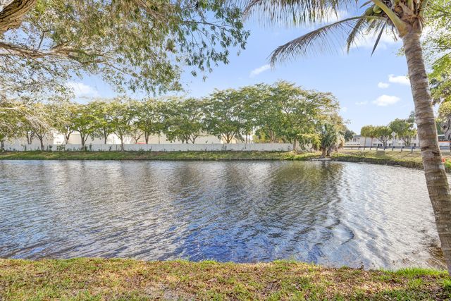 7826 NW 60th Street, Tamarac, FL 33321