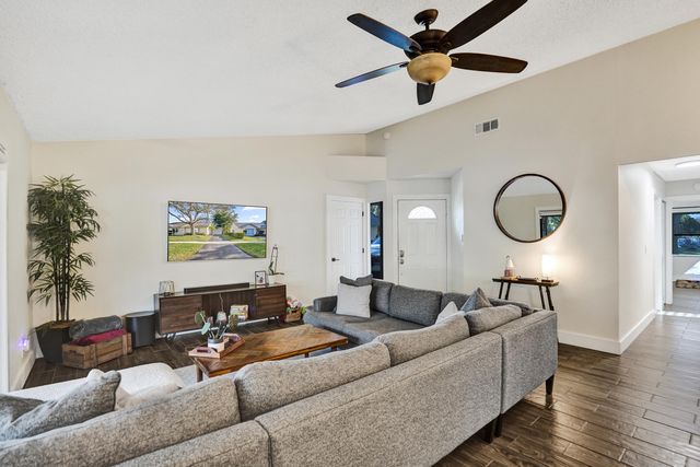 7826 NW 60th Street, Tamarac, FL 33321