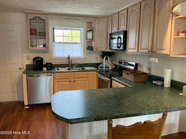 145 Maple Avenue, Elizabethtown, NC 28337