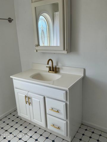 145 Maple Avenue, Elizabethtown, NC 28337