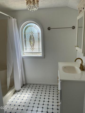 145 Maple Avenue, Elizabethtown, NC 28337