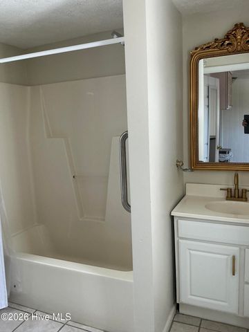 145 Maple Avenue, Elizabethtown, NC 28337