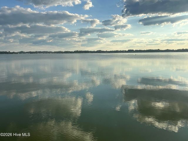 145 Maple Avenue, Elizabethtown, NC 28337