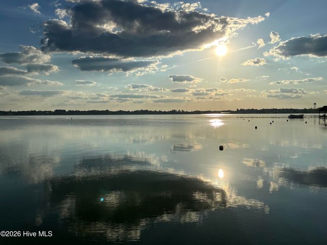 145 Maple Avenue, Elizabethtown, NC 28337