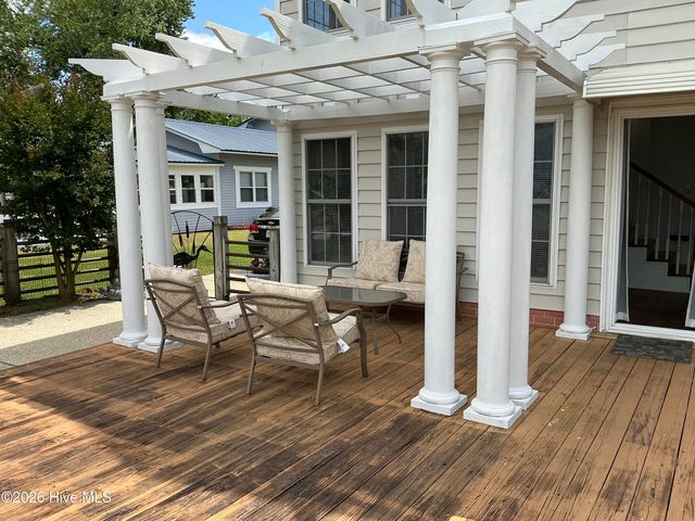 145 Maple Avenue, Elizabethtown, NC 28337