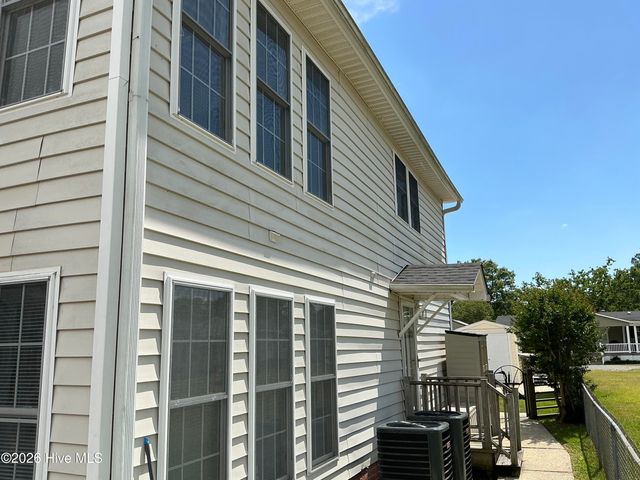 145 Maple Avenue, Elizabethtown, NC 28337