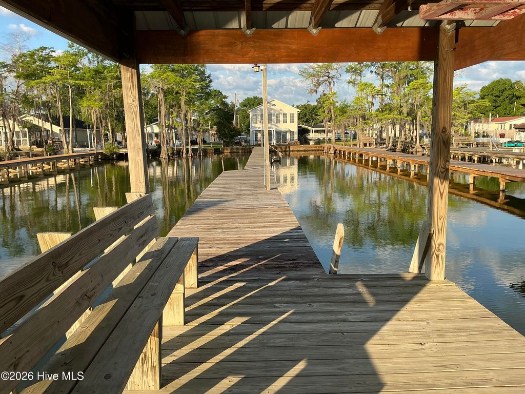 145 Maple Avenue, Elizabethtown, NC 28337