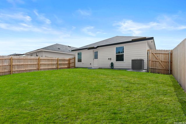1247 Avery Ranch Dr, New Braunfels, TX 78130