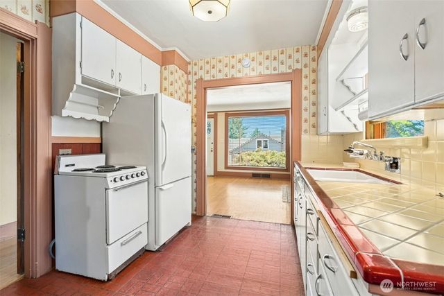 6505 Dayton Avenue N, Seattle, WA 98103