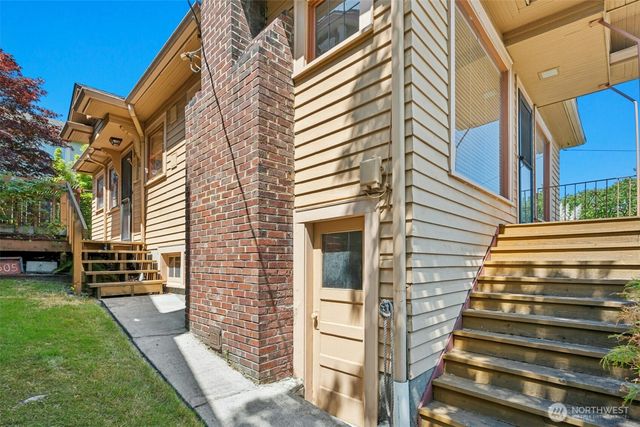 6505 Dayton Avenue N, Seattle, WA 98103