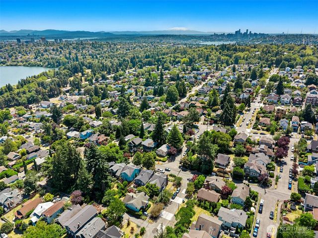 6505 Dayton Avenue N, Seattle, WA 98103