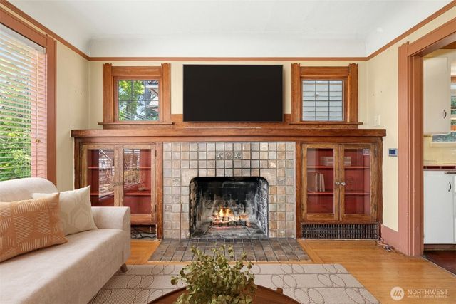 6505 Dayton Avenue N, Seattle, WA 98103