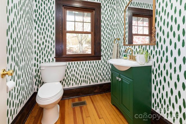 302 Iron Ridge Loop, Asheville, NC 28806