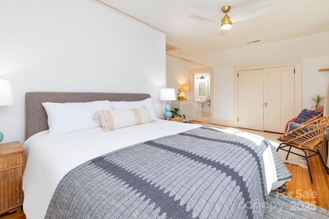 302 Iron Ridge Loop, Asheville, NC 28806