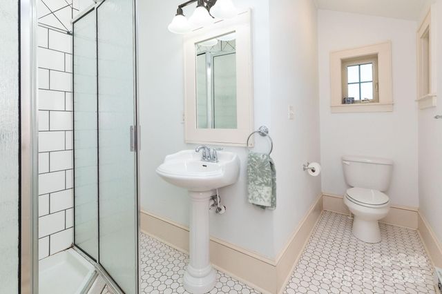 302 Iron Ridge Loop, Asheville, NC 28806