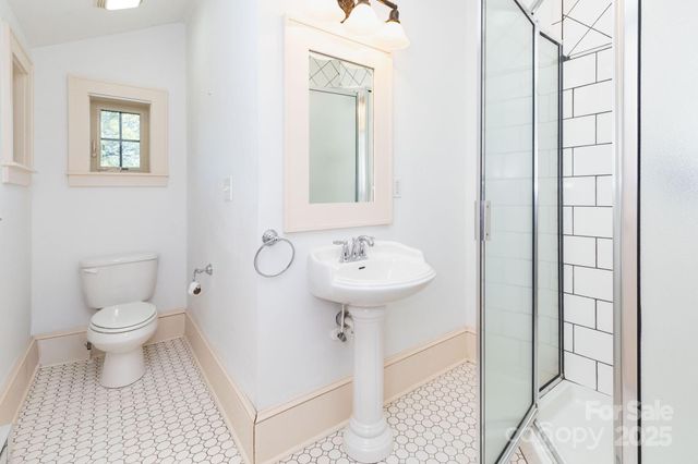 302 Iron Ridge Loop, Asheville, NC 28806