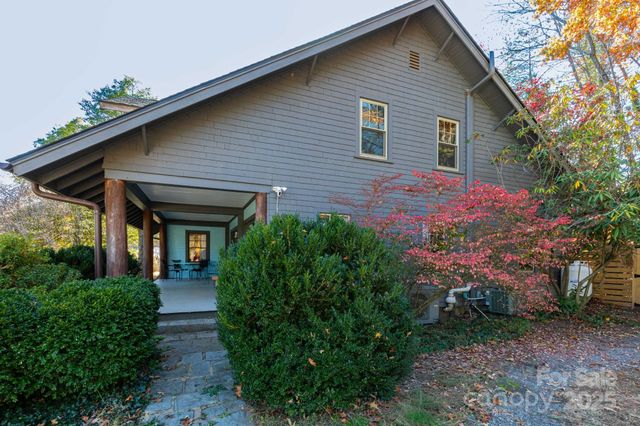 302 Iron Ridge Loop, Asheville, NC 28806