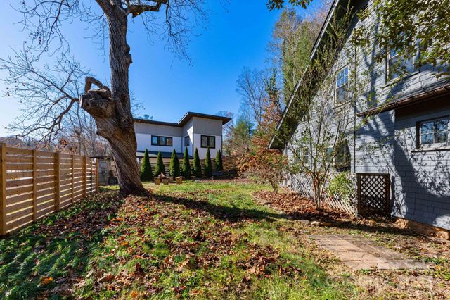 302 Iron Ridge Loop, Asheville, NC 28806