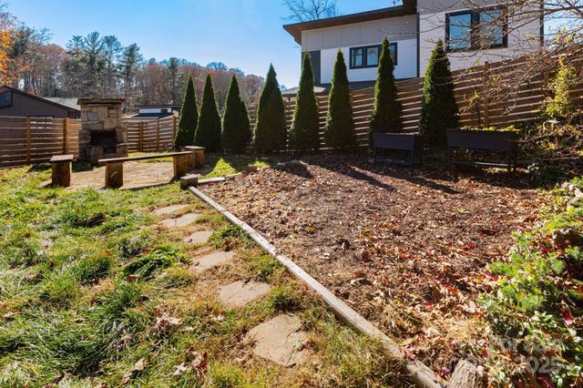 302 Iron Ridge Loop, Asheville, NC 28806