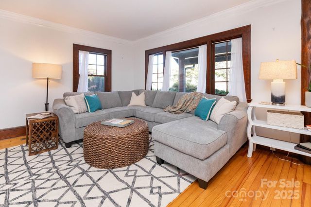 302 Iron Ridge Loop, Asheville, NC 28806