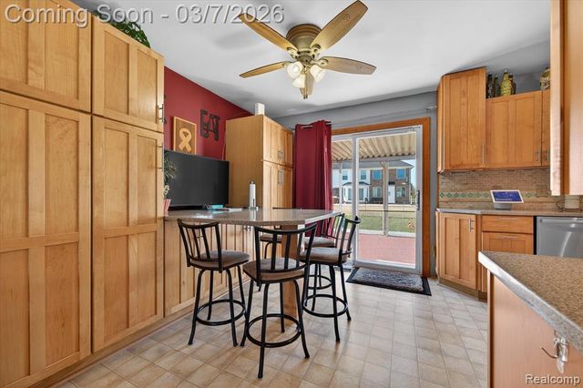 29530 Cambridge Street, Flat Rock, MI 48134