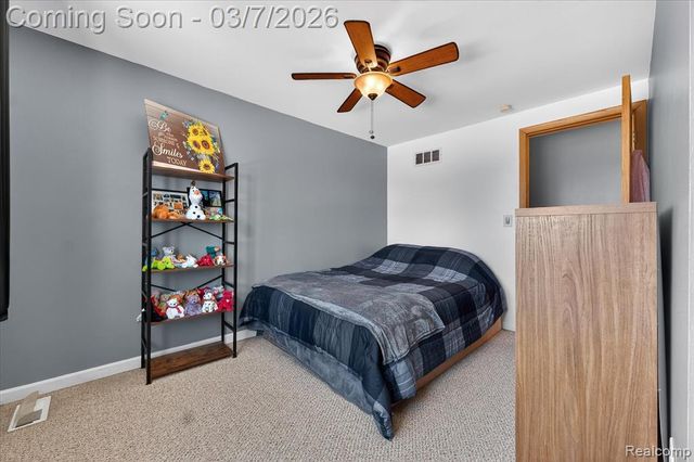 29530 Cambridge Street, Flat Rock, MI 48134