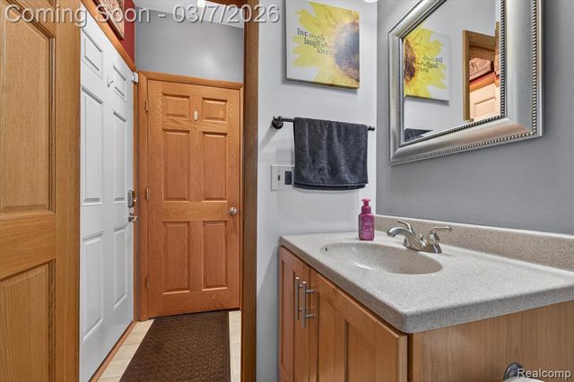 29530 Cambridge Street, Flat Rock, MI 48134