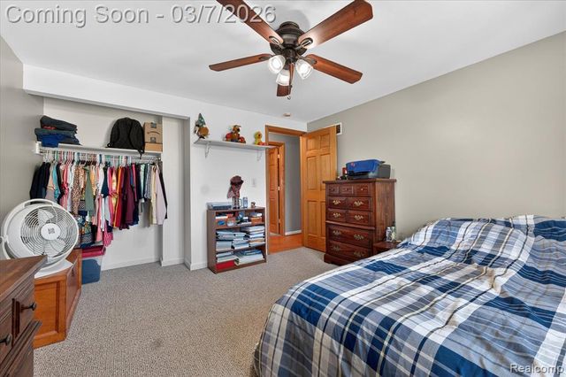 29530 Cambridge Street, Flat Rock, MI 48134