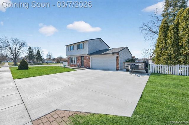 29530 Cambridge Street, Flat Rock, MI 48134