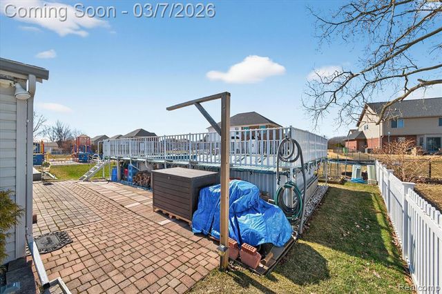 29530 Cambridge Street, Flat Rock, MI 48134