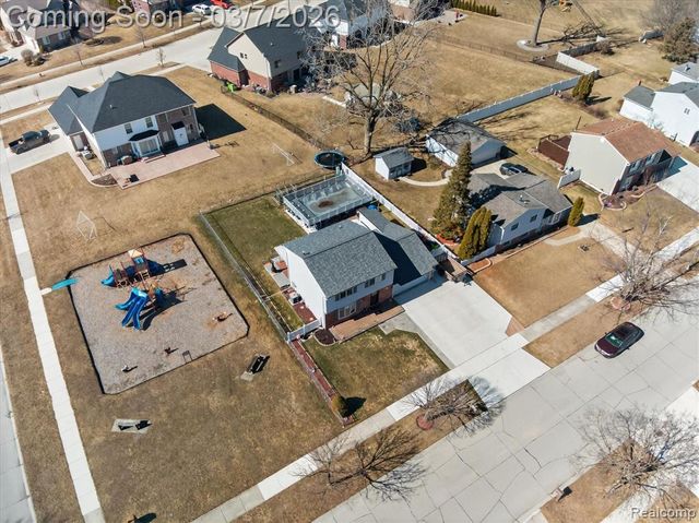 29530 Cambridge Street, Flat Rock, MI 48134