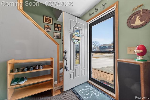 29530 Cambridge Street, Flat Rock, MI 48134