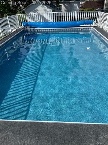 29530 Cambridge Street, Flat Rock, MI 48134