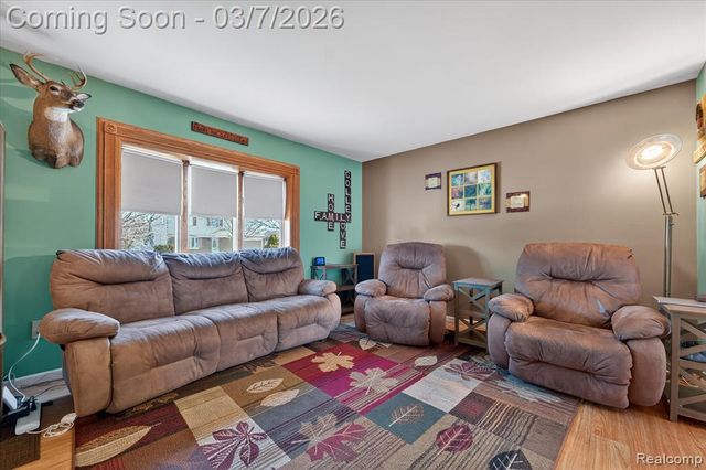 29530 Cambridge Street, Flat Rock, MI 48134