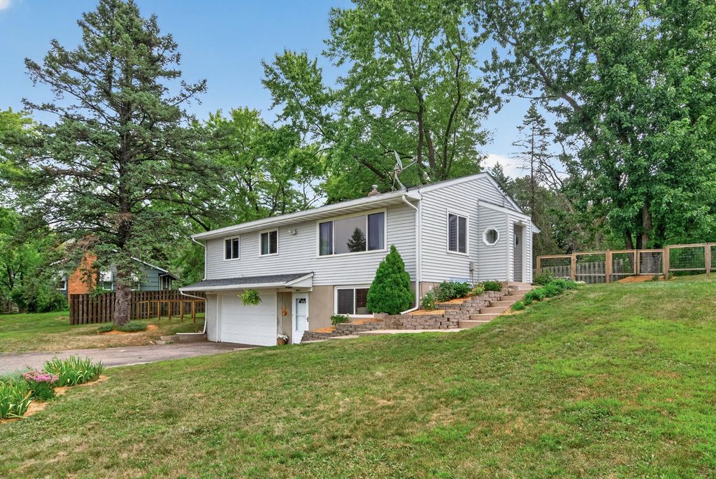 5411 Baker Road, Minnetonka, MN 55343 — exterior