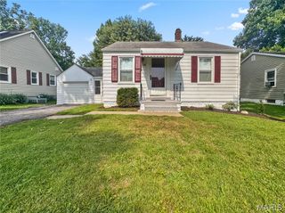 15 Roselawn Avenue, Fairview Heights, IL 62208