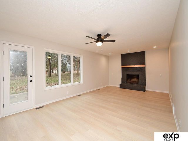 12123 Parker Circle, Omaha, NE 68154