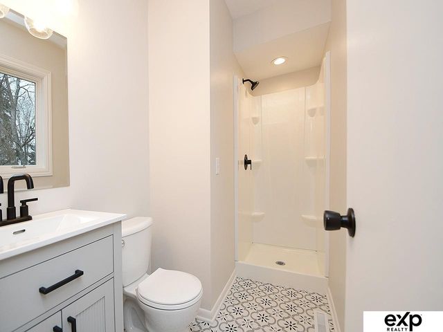 12123 Parker Circle, Omaha, NE 68154