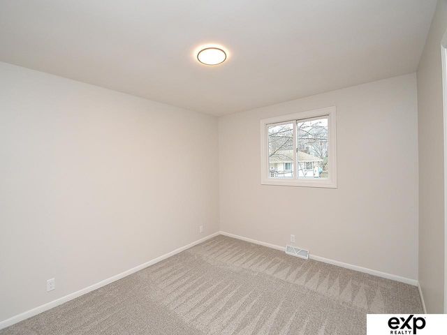 12123 Parker Circle, Omaha, NE 68154