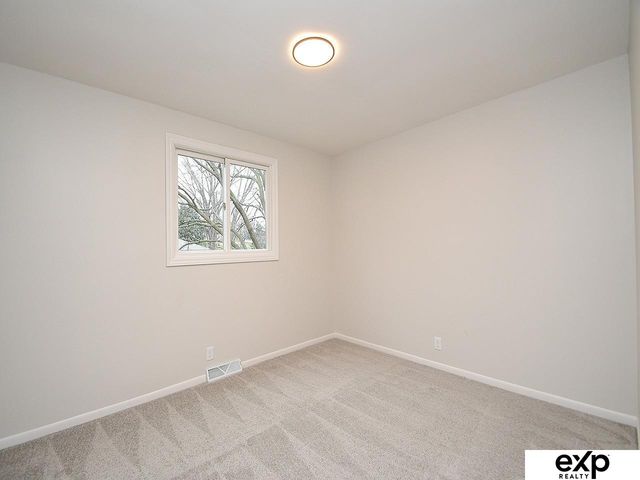 12123 Parker Circle, Omaha, NE 68154