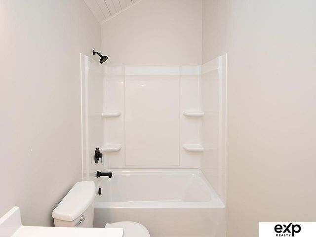 12123 Parker Circle, Omaha, NE 68154