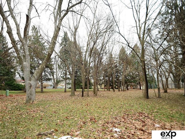 12123 Parker Circle, Omaha, NE 68154