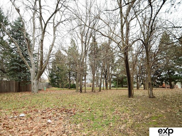 12123 Parker Circle, Omaha, NE 68154