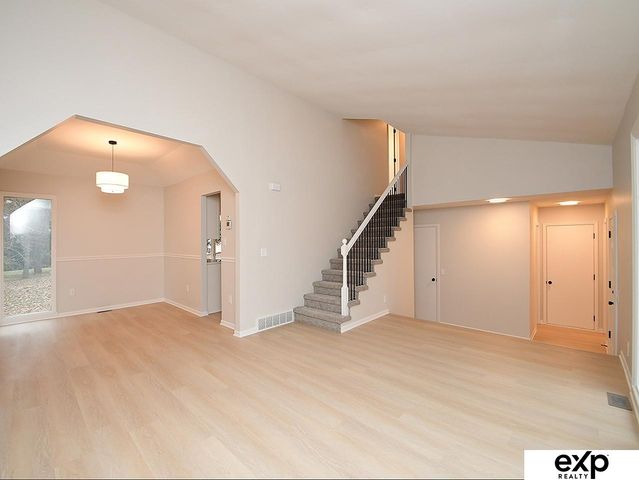 12123 Parker Circle, Omaha, NE 68154