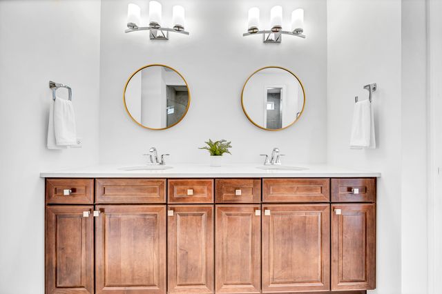 3252 Oak Creek Lane, Aurora, IL 60503