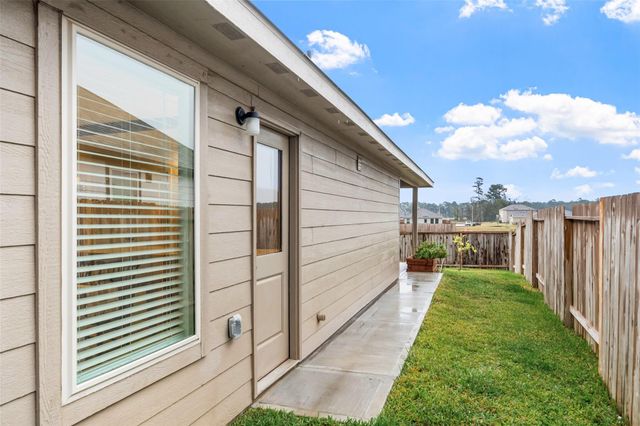 744 Autumn Cherry Trail, Magnolia, TX 77354