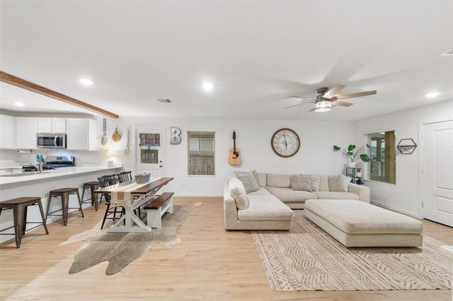 744 Autumn Cherry Trail, Magnolia, TX 77354