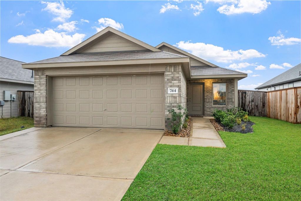 744 Autumn Cherry Trail, Magnolia, TX 77354