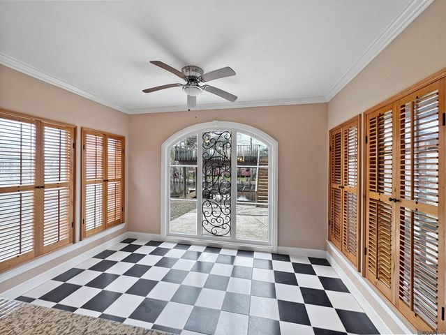 20359 Lynda Drive, Springfield, LA 70462